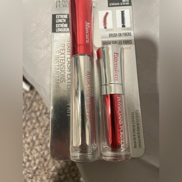 Physicians Formula Red and Silver Lash Extensions - Picture 6 of 8